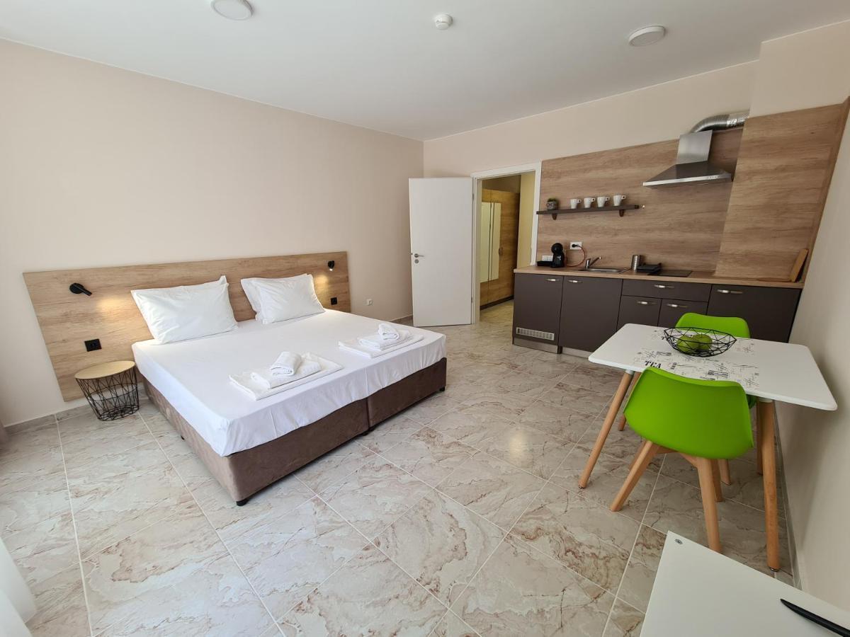 Aparthotel Happy Приморско Екстериор снимка