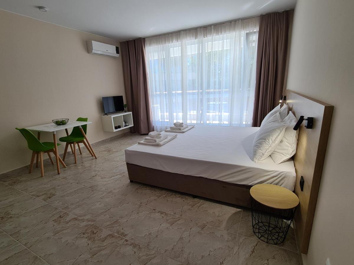 Aparthotel Happy Приморско Екстериор снимка