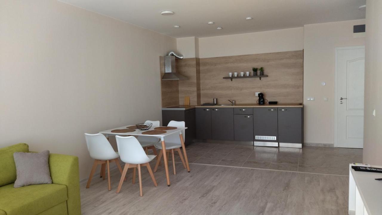 Aparthotel Happy Приморско Екстериор снимка