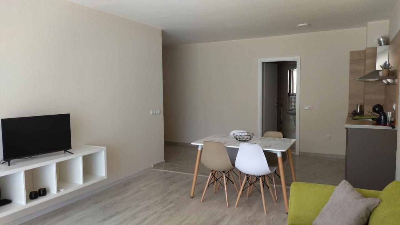 Aparthotel Happy Приморско Екстериор снимка